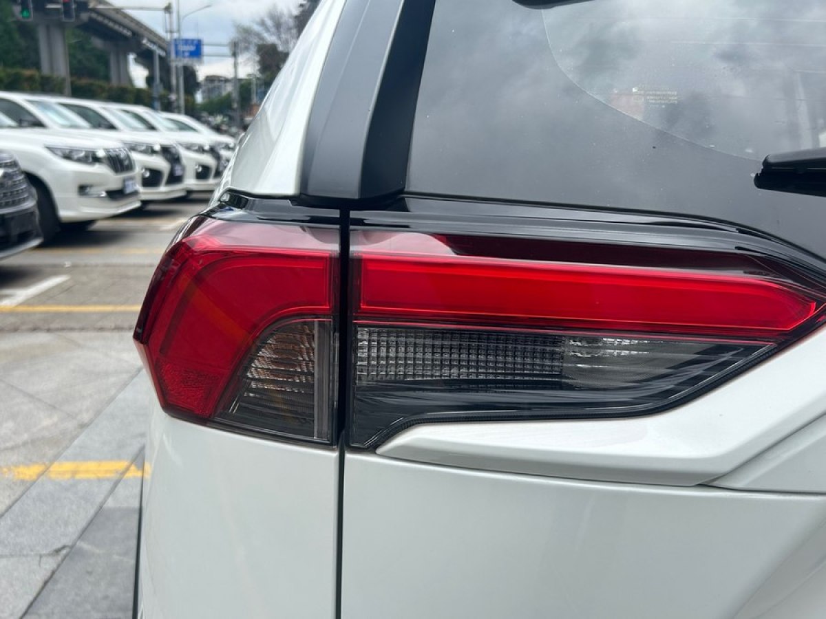 丰田 RAV4荣放  2020款 2.0L CVT两驱风尚版图片