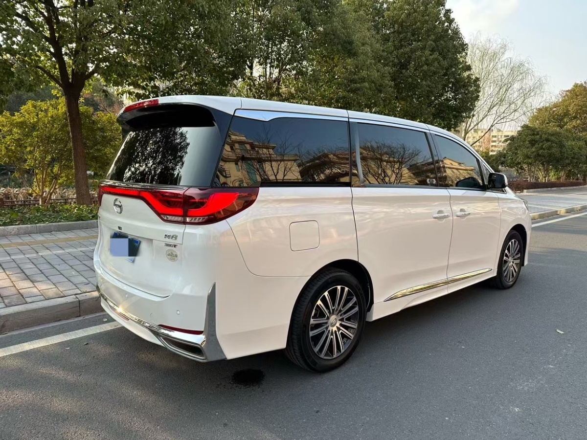 廣汽傳祺 M8  2021款 領(lǐng)秀系列 390T 尊貴版圖片