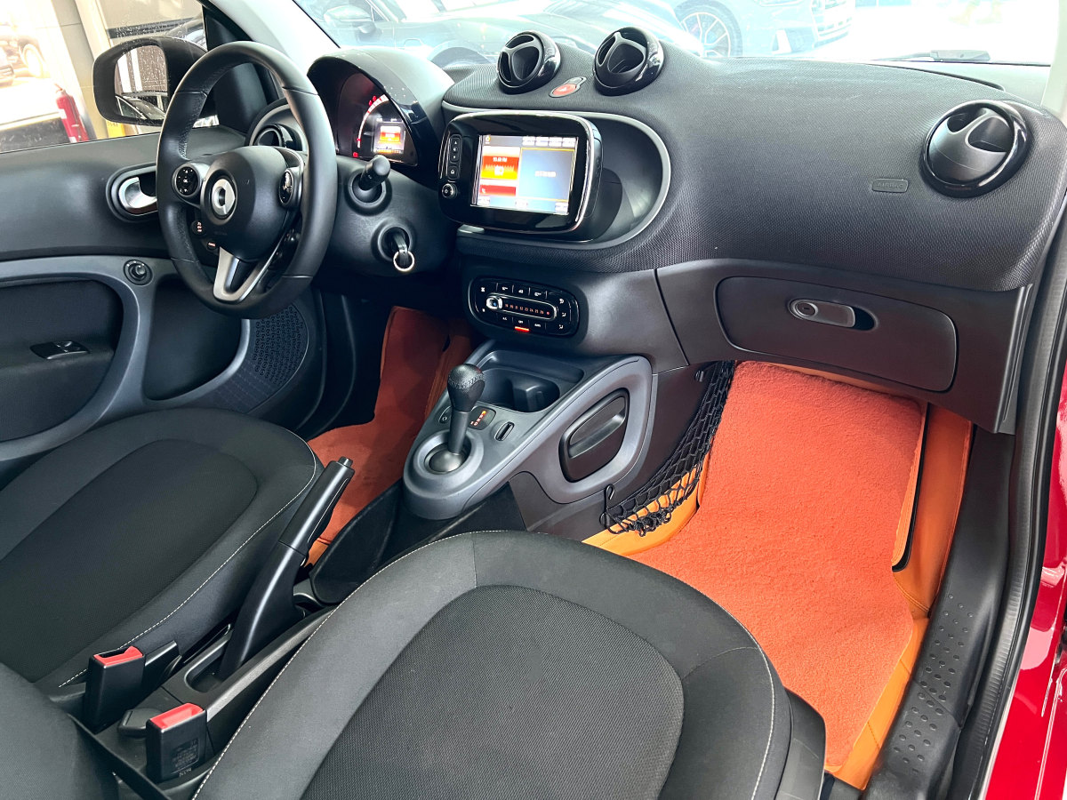 2019年10月smart fortwo  2019款 0.9T 66千瓦硬頂動(dòng)擎版 國VI