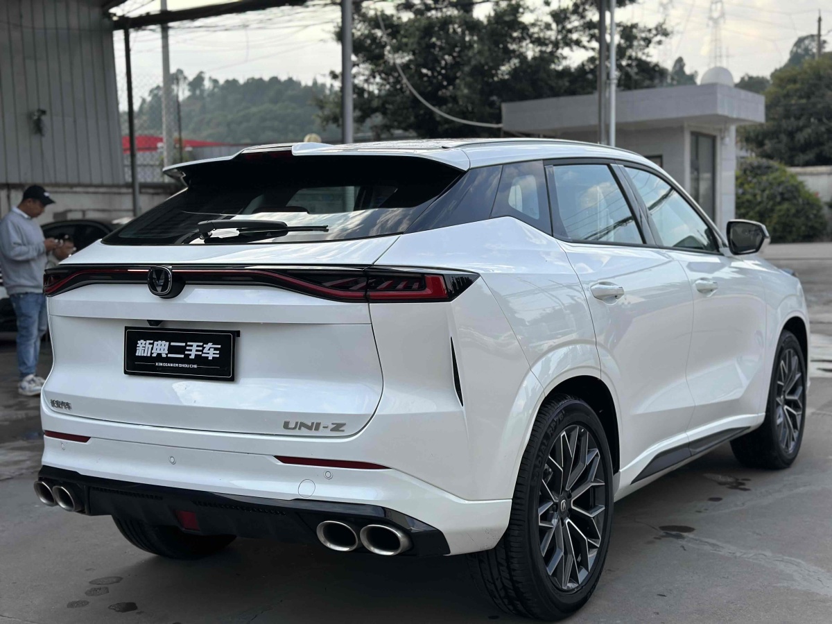 長(zhǎng)安 UNI-T  2023款 1.5T 尊貴型圖片