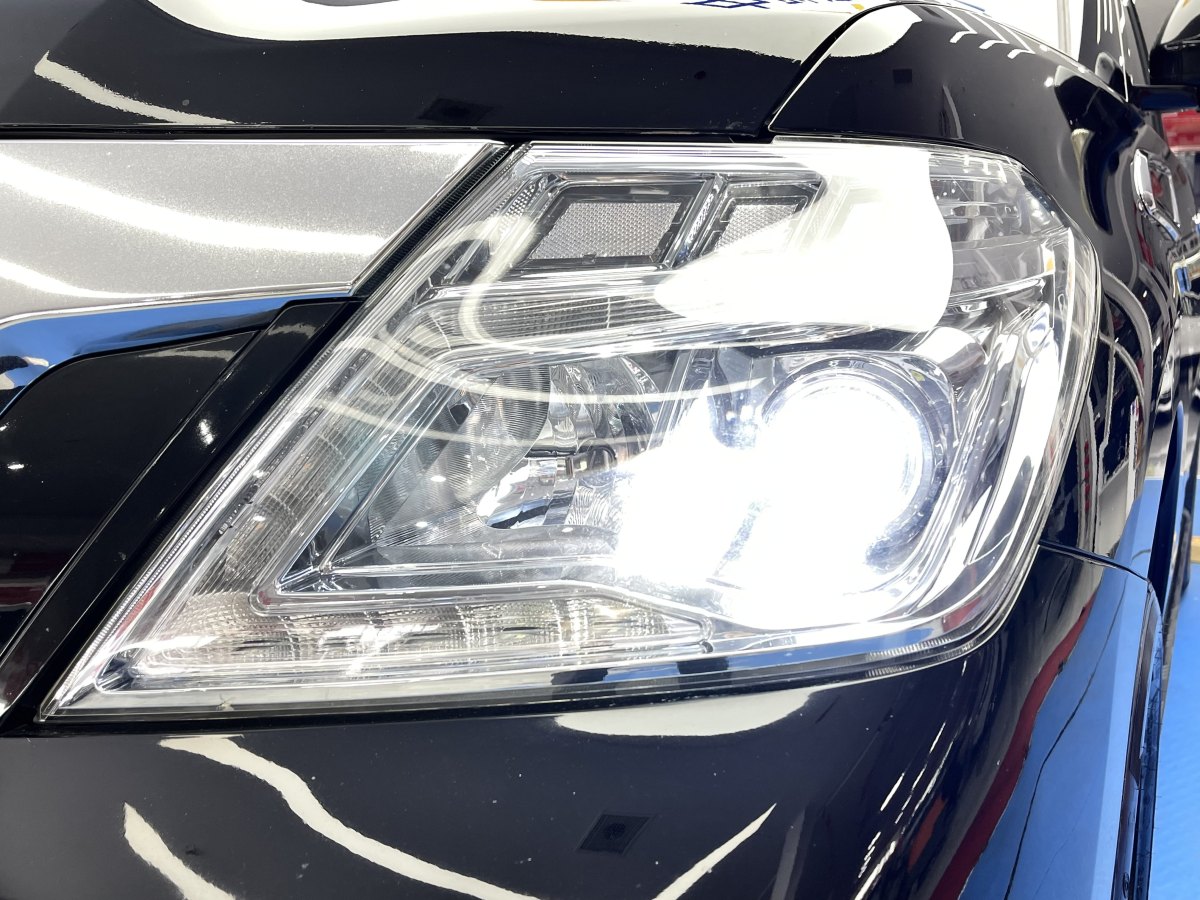 日產(chǎn) 途樂(lè)  2018款 4.0L 鉑金型圖片