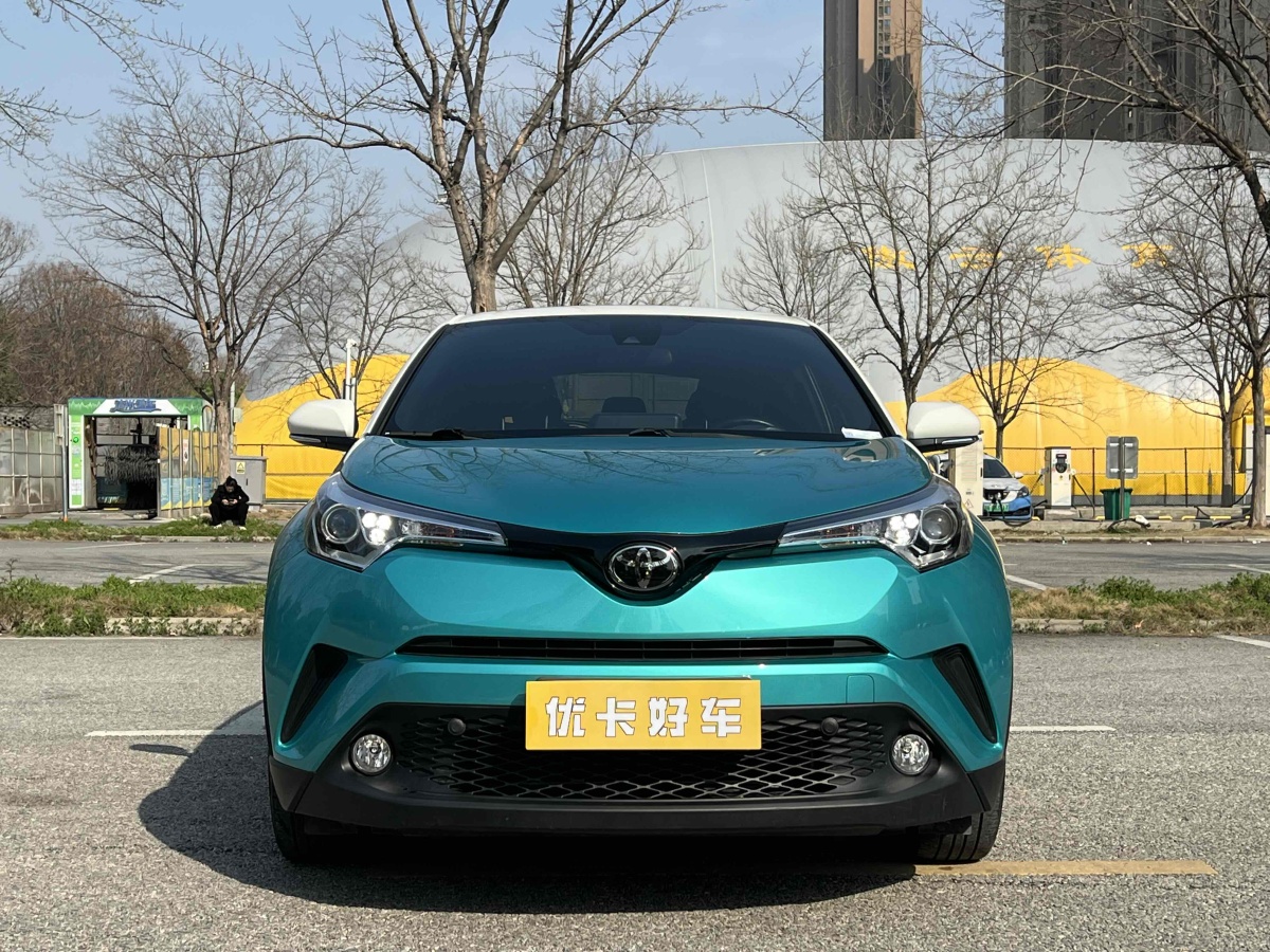 2019年4月豐田 C-HR  2018款 2.0L 領(lǐng)先天窗版 國(guó)V