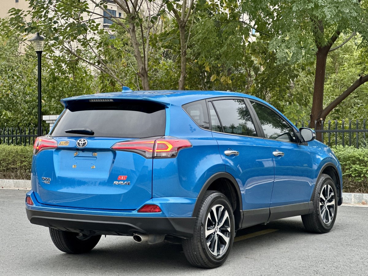 豐田 RAV4  2016款 榮放 2.0L CVT兩驅(qū)風尚版圖片