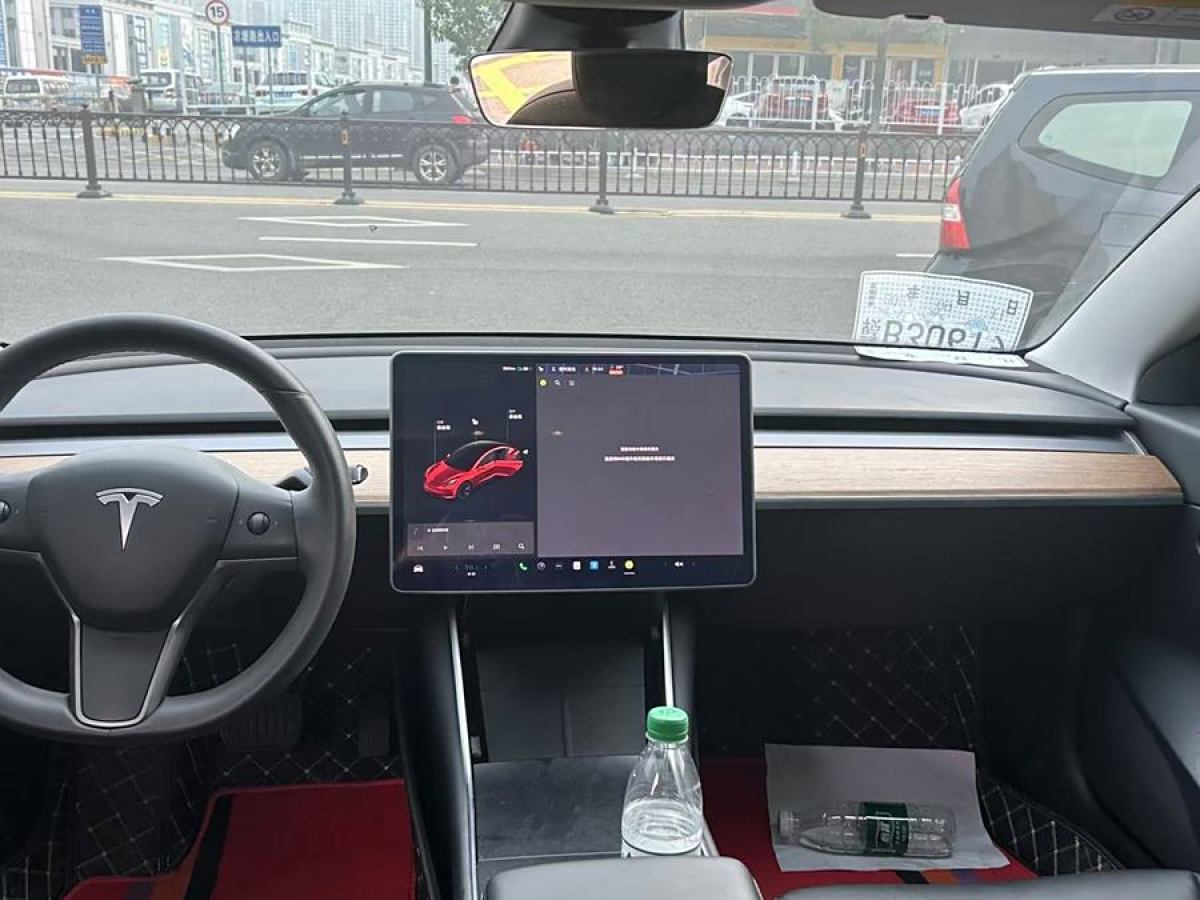 特斯拉 Model 3  2019款 標(biāo)準(zhǔn)續(xù)航后驅(qū)升級(jí)版圖片