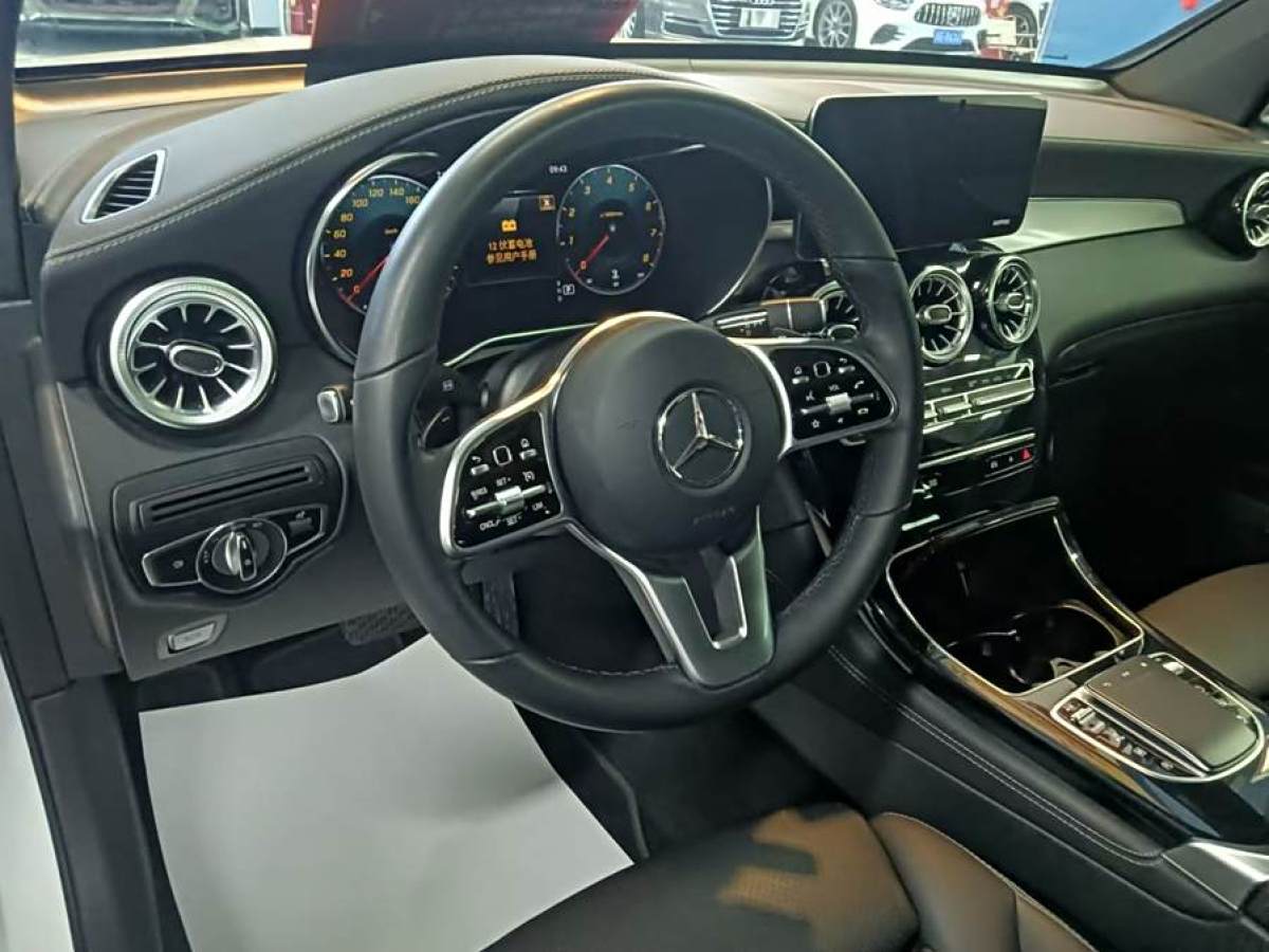 奔馳 奔馳GLC  2021款 GLC 260 4MATIC 轎跑SUV圖片