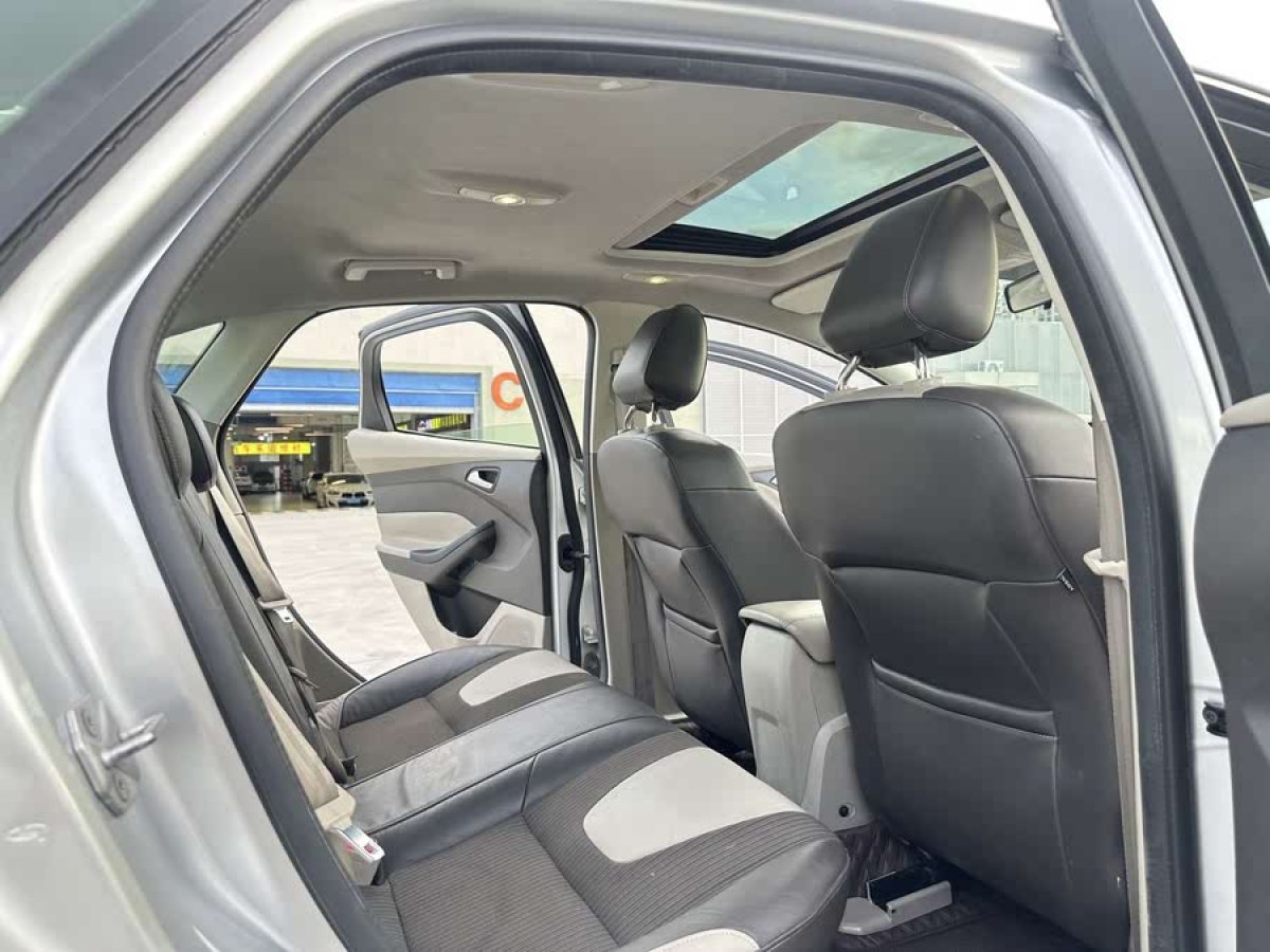 福特 ?？怂? 2012款 三廂 1.6L 自動風(fēng)尚型圖片