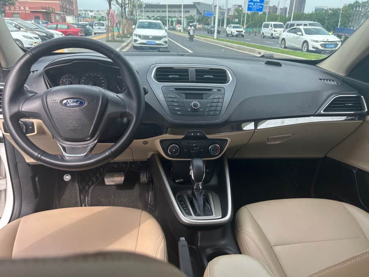 福特 福睿斯  2015款 1.5L 自動舒適型圖片