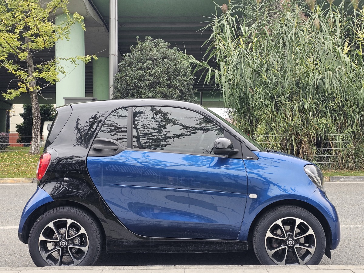 smart fortwo  2011款 1.0 MHD 硬頂激情版圖片