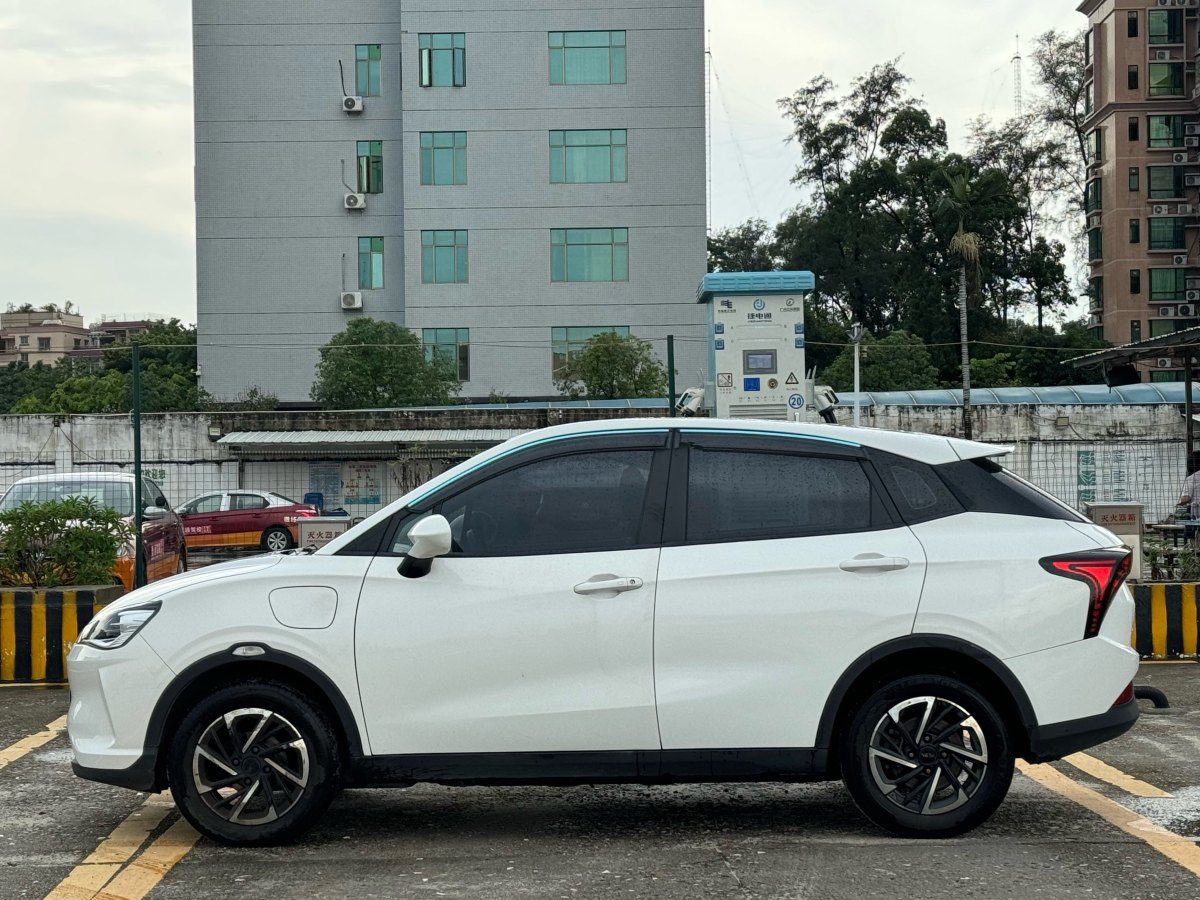 哪吒 哪吒V  2021款 長續(xù)航行業(yè)定制版圖片