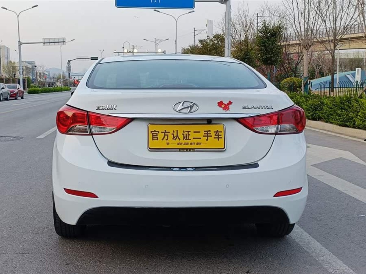 現(xiàn)代 朗動(dòng)  2013款 1.6L 自動(dòng)領(lǐng)先型圖片