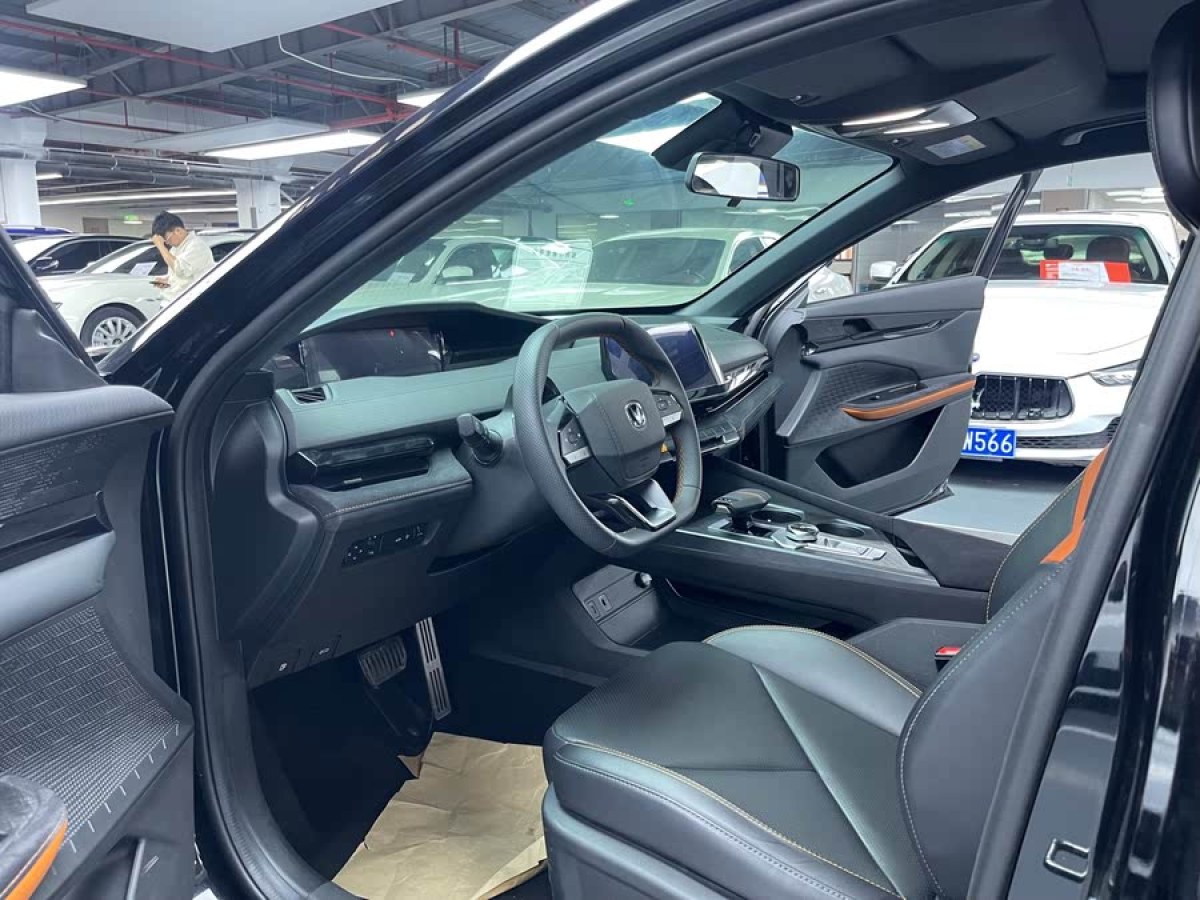 長(zhǎng)安 長(zhǎng)安UNI-V  2023款 1.5T 運(yùn)動(dòng)版圖片