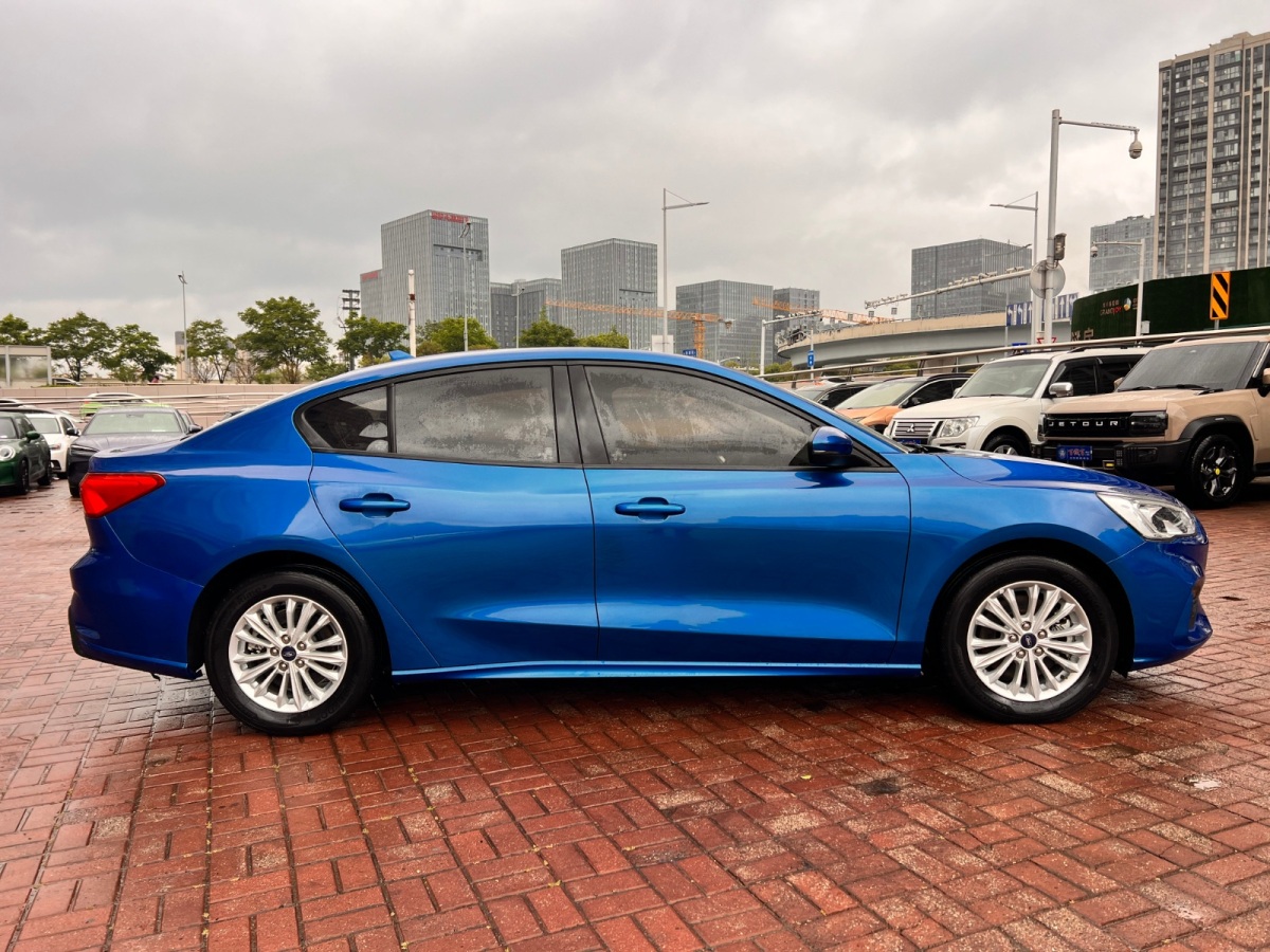 福特 福克斯  2020款 三廂 EcoBoost 180 自動鋒潮型圖片