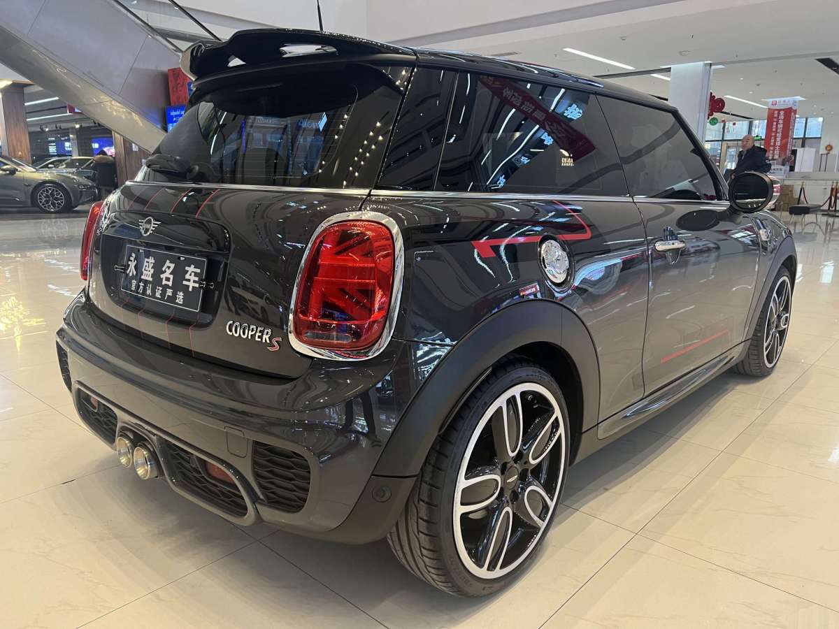 MINI MINI  2021款 2.0T COOPER S 經(jīng)典派圖片