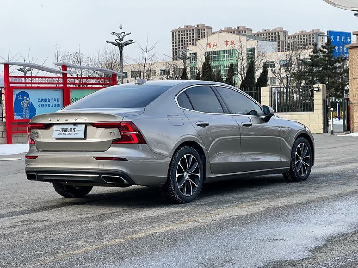 沃爾沃 S60L  2021款 T4 智逸豪華版圖片