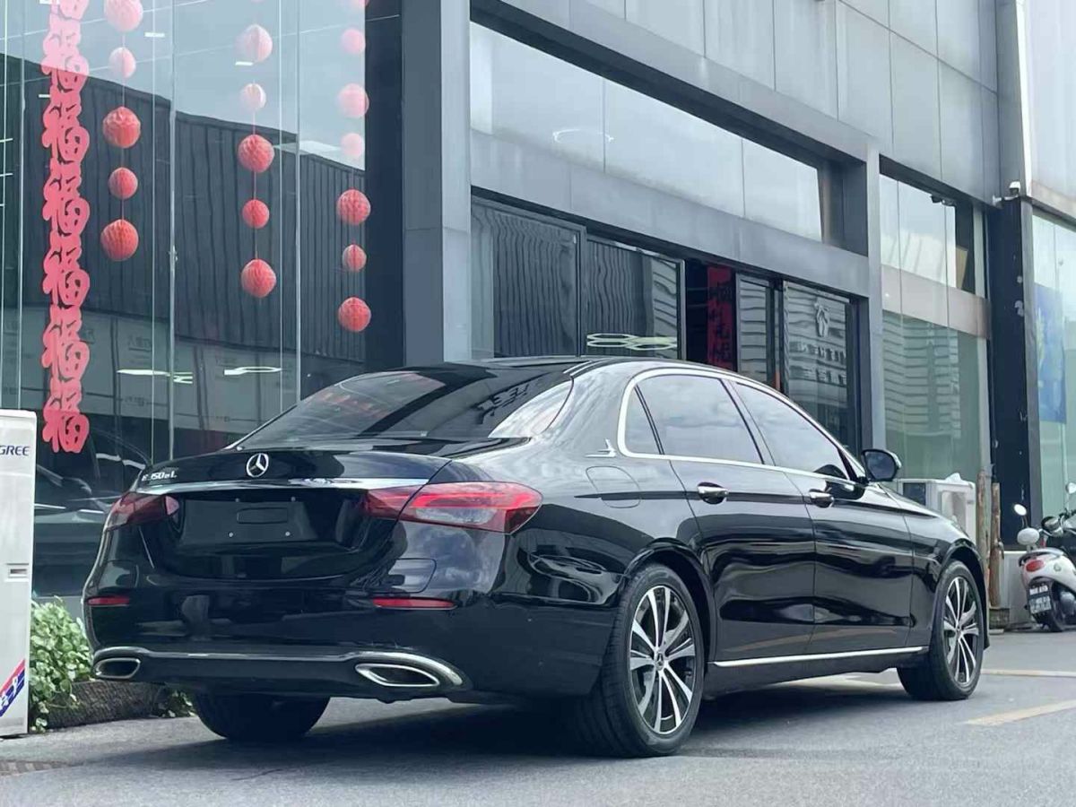 奔馳 奔馳E級(jí)新能源  2022款 E 350 e L 插電式混合動(dòng)力轎車圖片