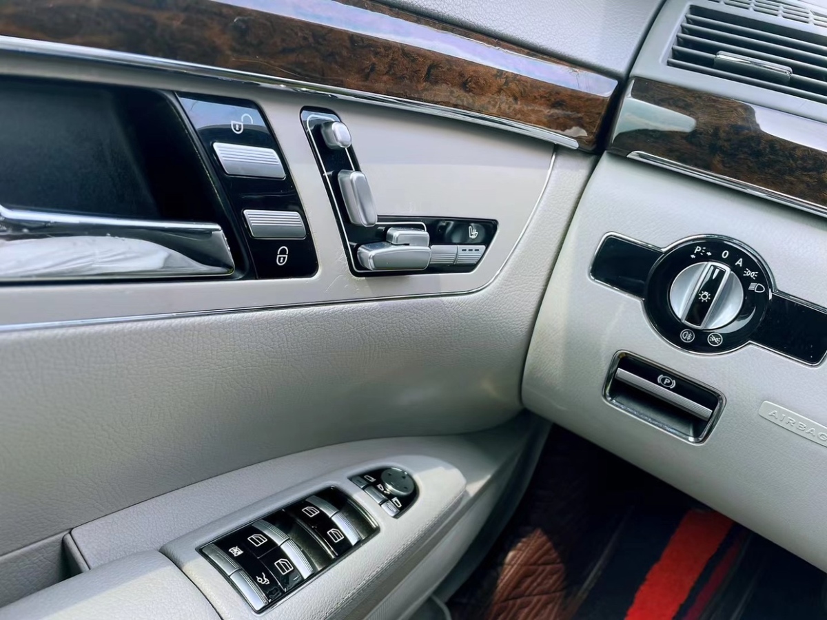 奔驰 奔驰S级  2012款 S 300 L 尊贵型 Grand Edition图片