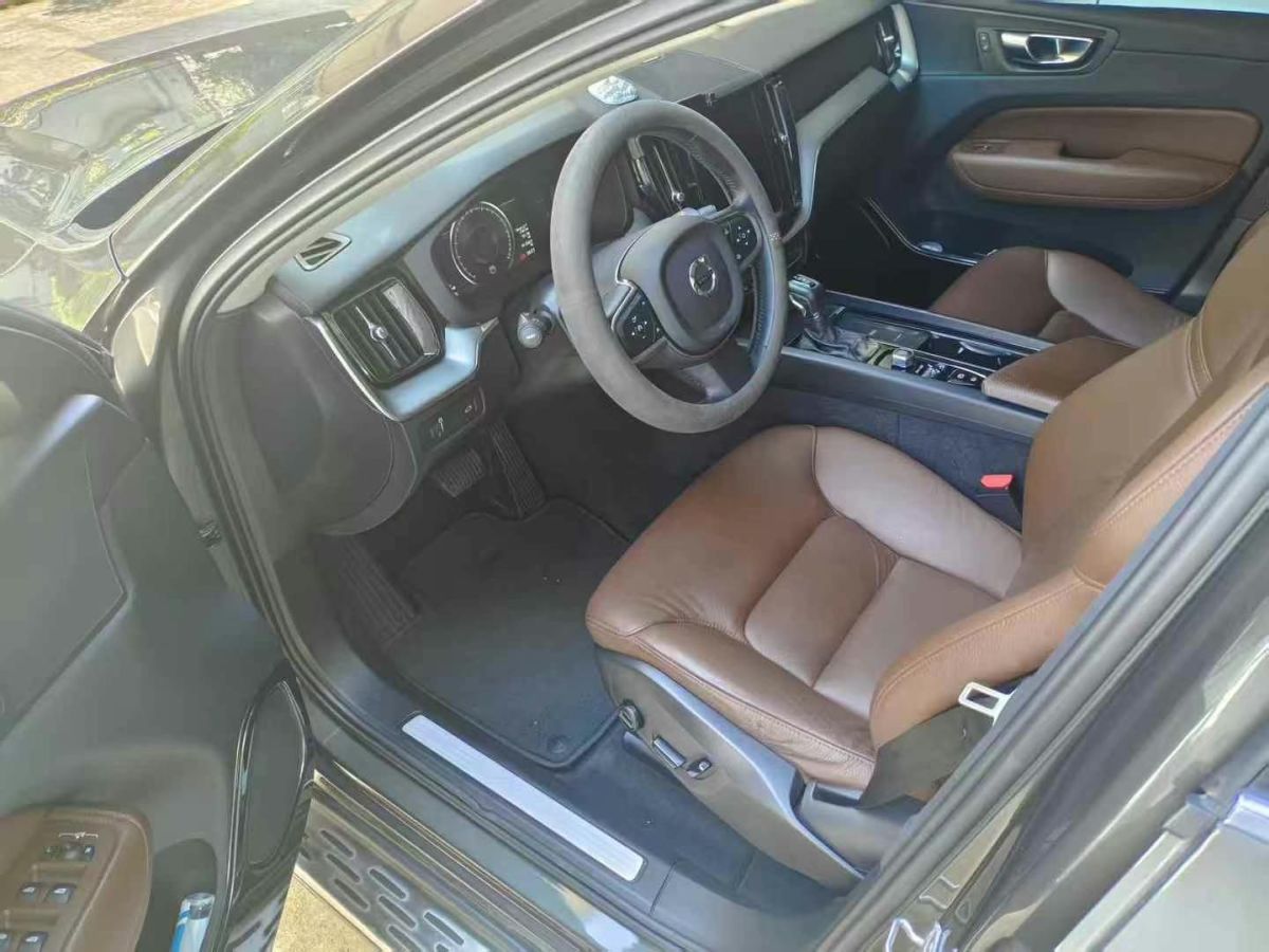 沃爾沃 XC60  2020款 T4 智行豪華版圖片