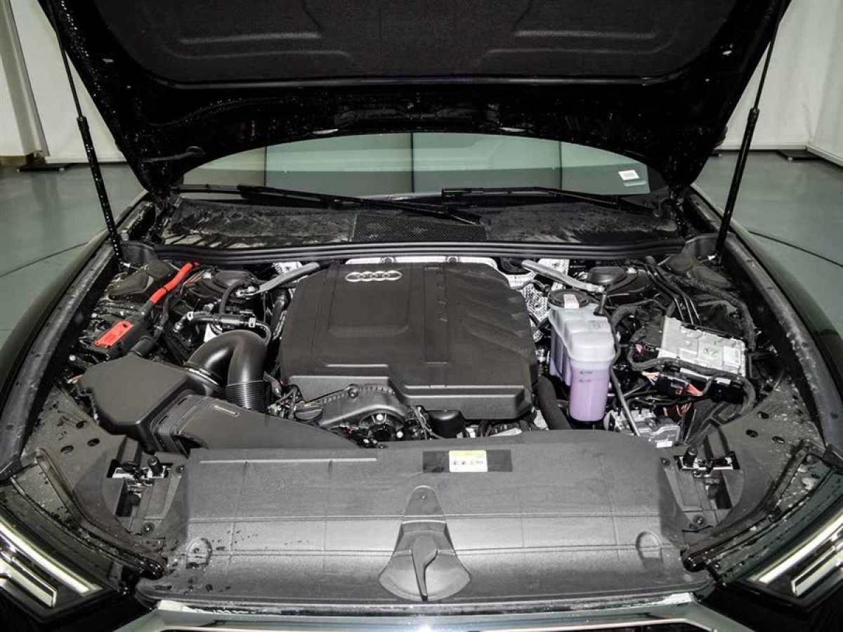 奧迪 奧迪A6L  2025款 45 TFSI 臻選動(dòng)感型圖片