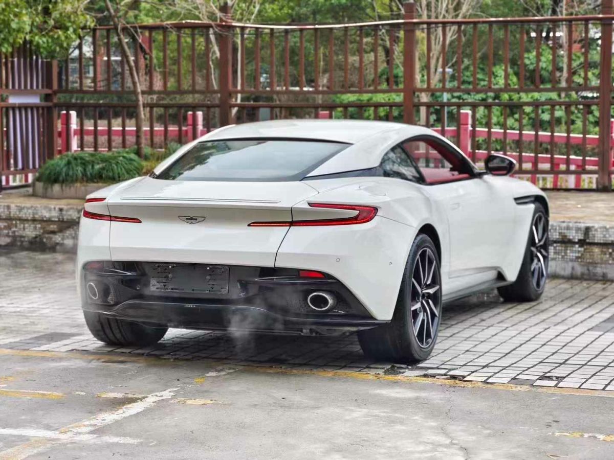 阿斯頓·馬丁 V8 Vantage  2018款 4.0T V8圖片