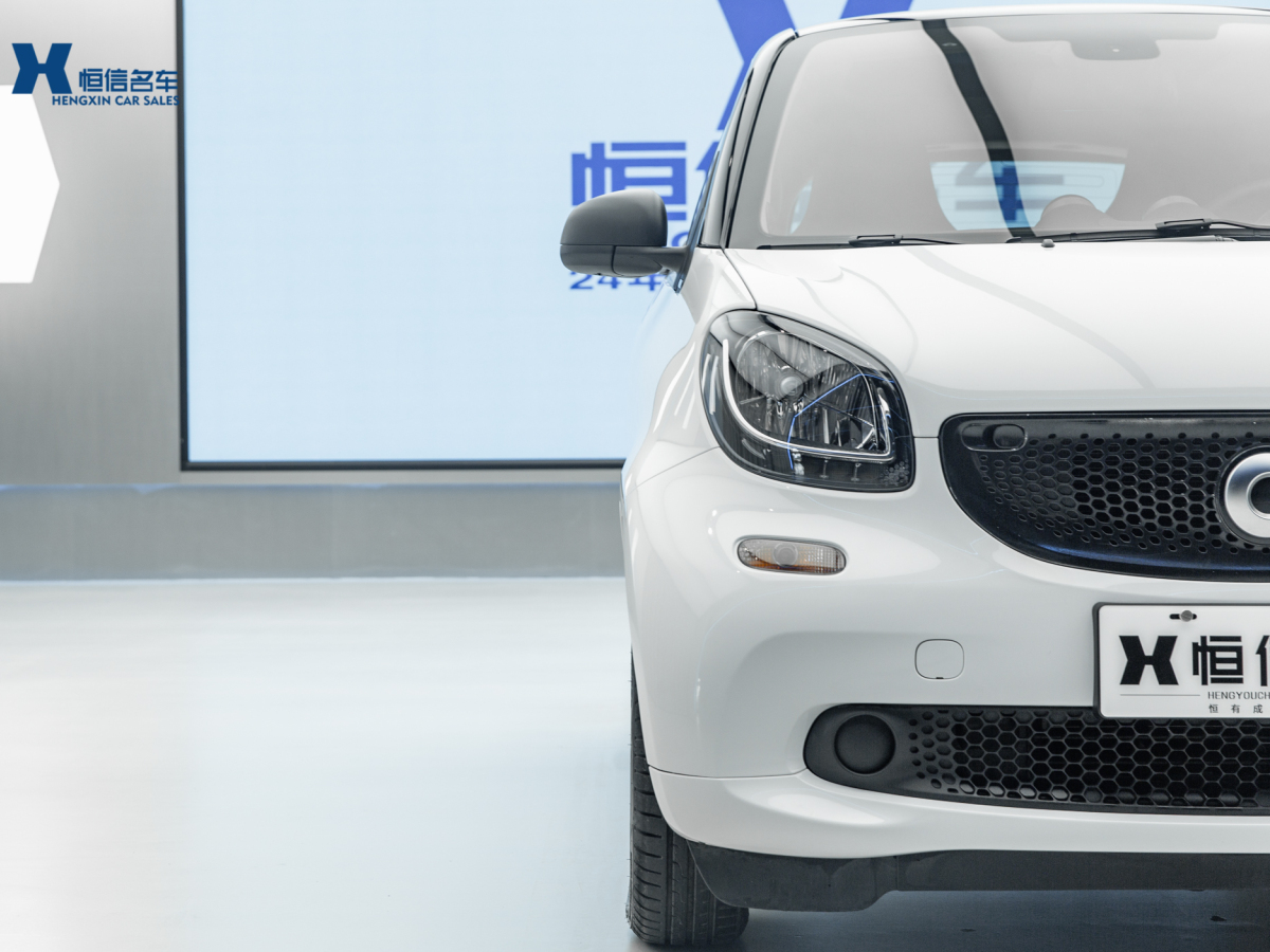 smart fortwo  2019款 0.9T 66千瓦硬頂動擎版 國VI圖片