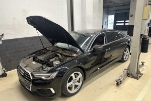 奥迪A6L 奥迪 45 TFSI quattro 臻选致雅型