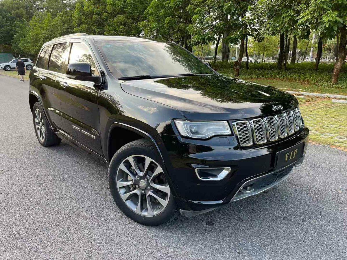 Jeep 大切諾基  2018款 3.6L 高性能四驅(qū)版圖片