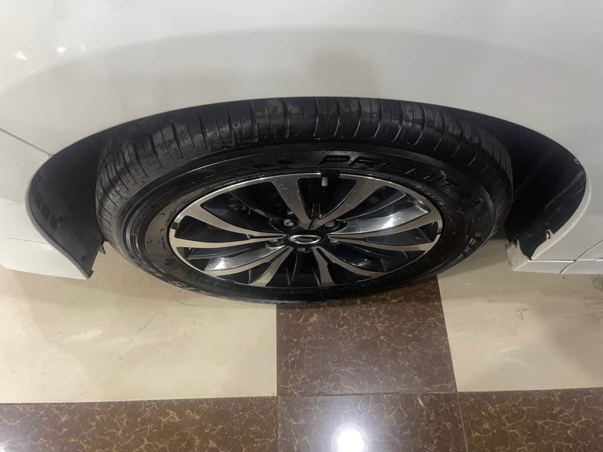 廣汽傳祺 M8  2024款 領(lǐng)秀系列 390T 尊享版圖片