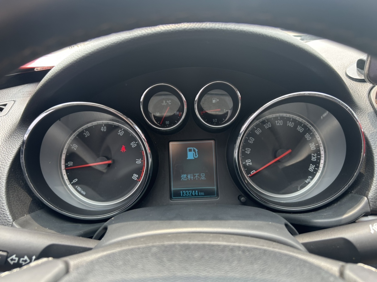 別克 君威  2015款 1.6T 領(lǐng)先技術(shù)型圖片