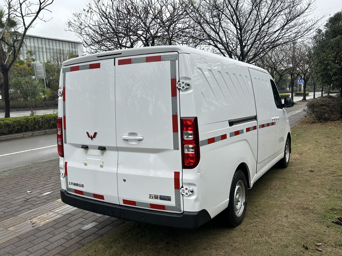 五菱 五菱揚光  2024款 300km 實用型封窗版 75kW圖片