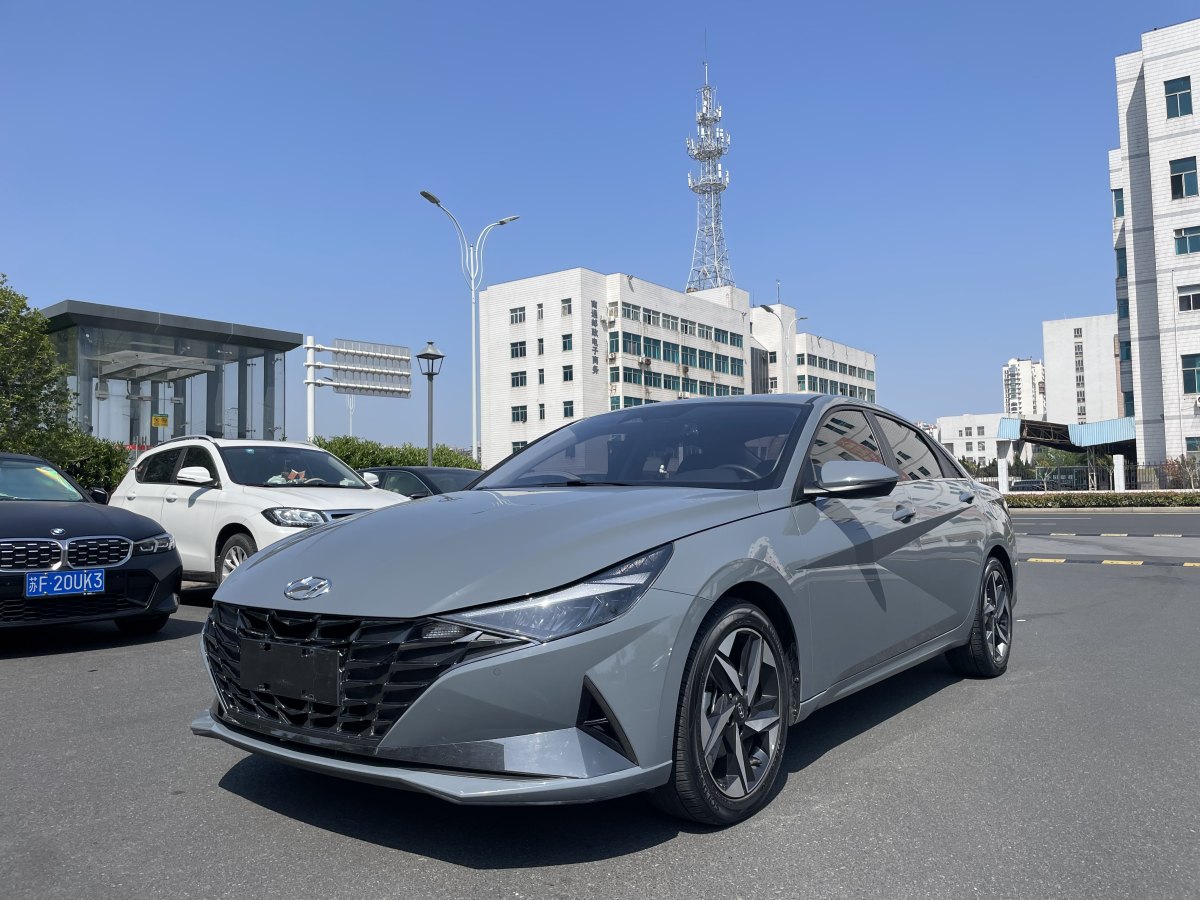 2021年10月現(xiàn)代 伊蘭特  2022款 1.5L CVT LUX尊貴版