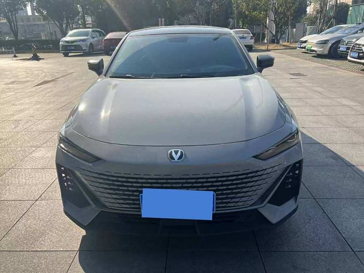 長安 長安UNI-V  2022款 1.5T 尊貴型圖片