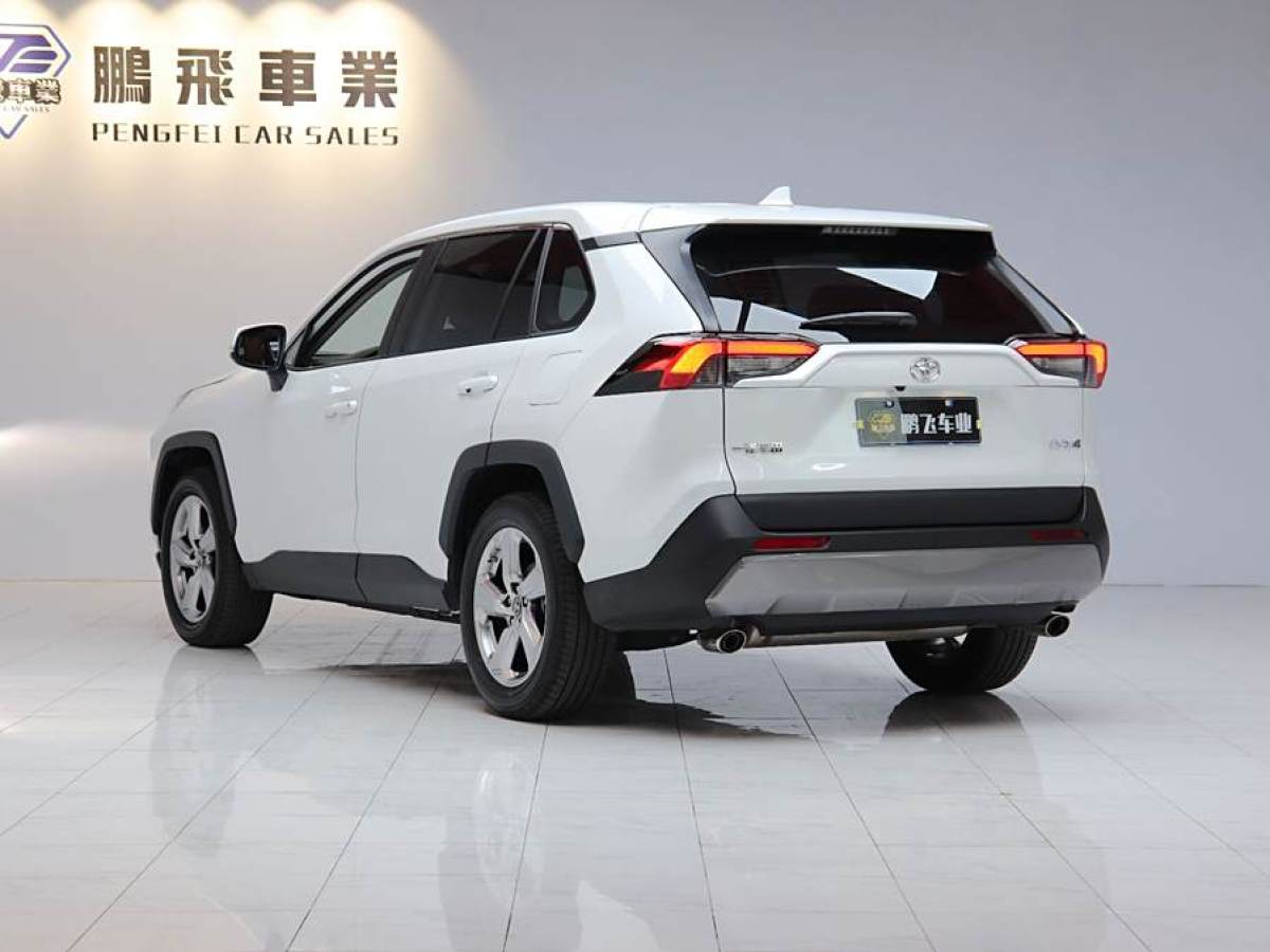 2022年8月豐田 RAV4榮放  2021款 2.0L CVT兩驅(qū)風(fēng)尚版