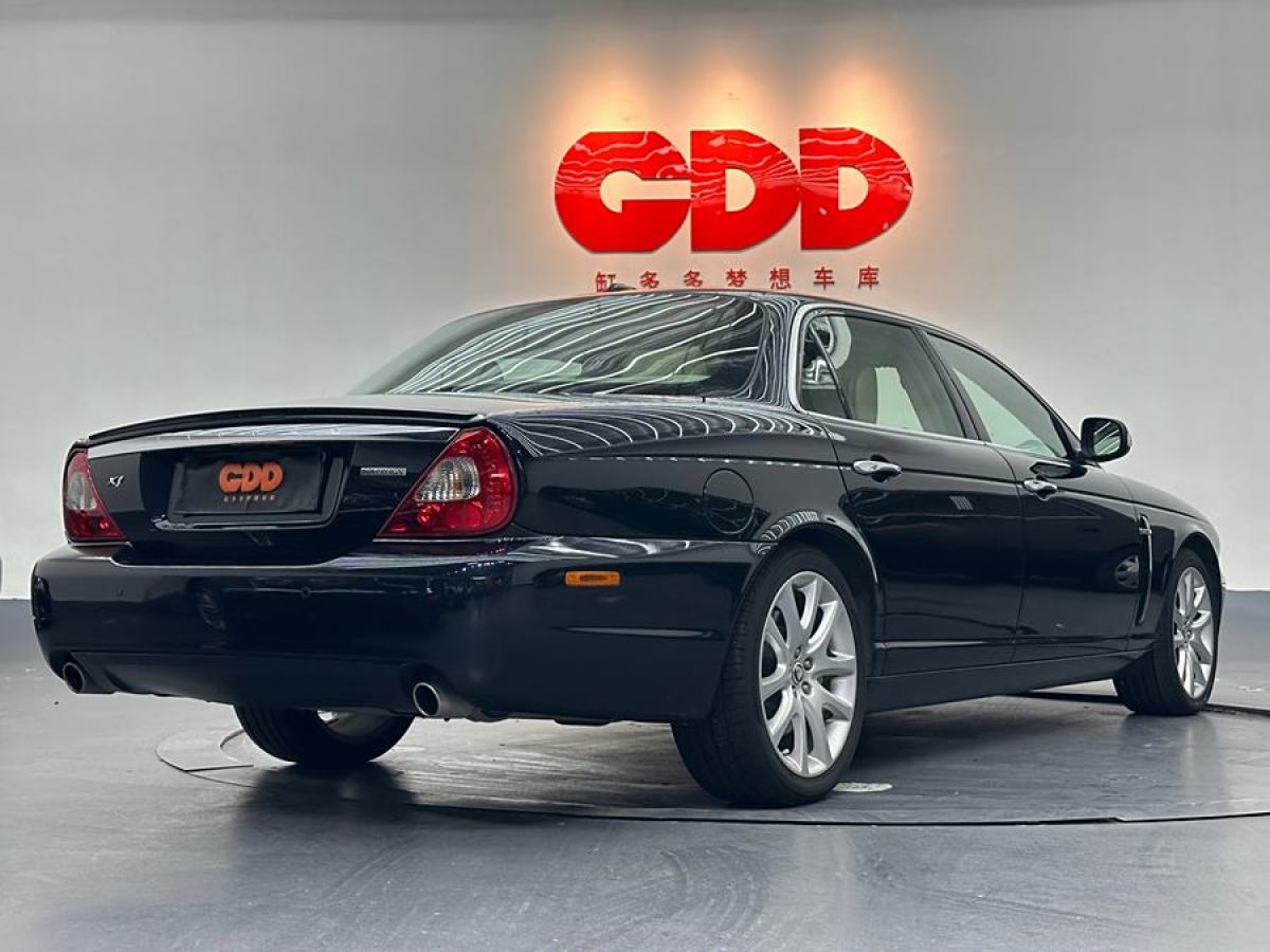 捷豹 XJ  2007款 XJ6L 3.0皇家加長版圖片