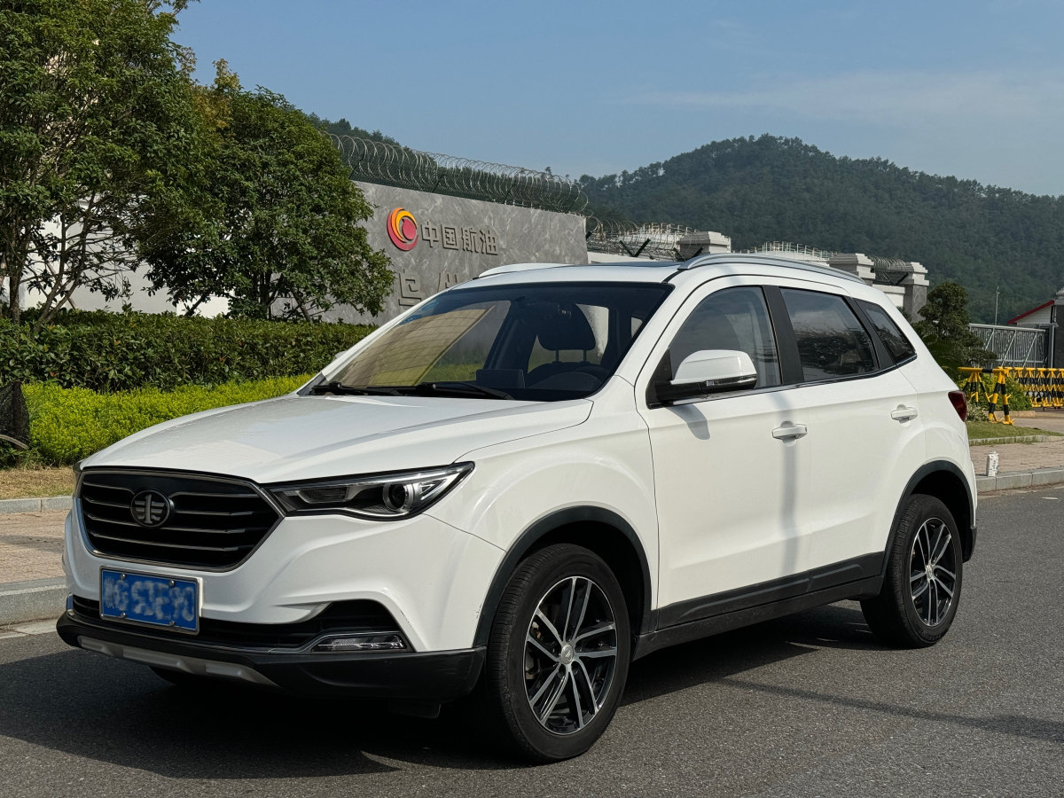 奔騰 X40  2017款 1.6L 自動(dòng)豪華型圖片