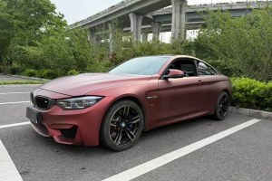 寶馬M4 寶馬 M4雙門轎跑車獵影版