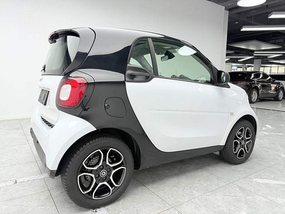 smart fortwo  2019款 0.9T 66千瓦硬頂風擎版 國VI圖片