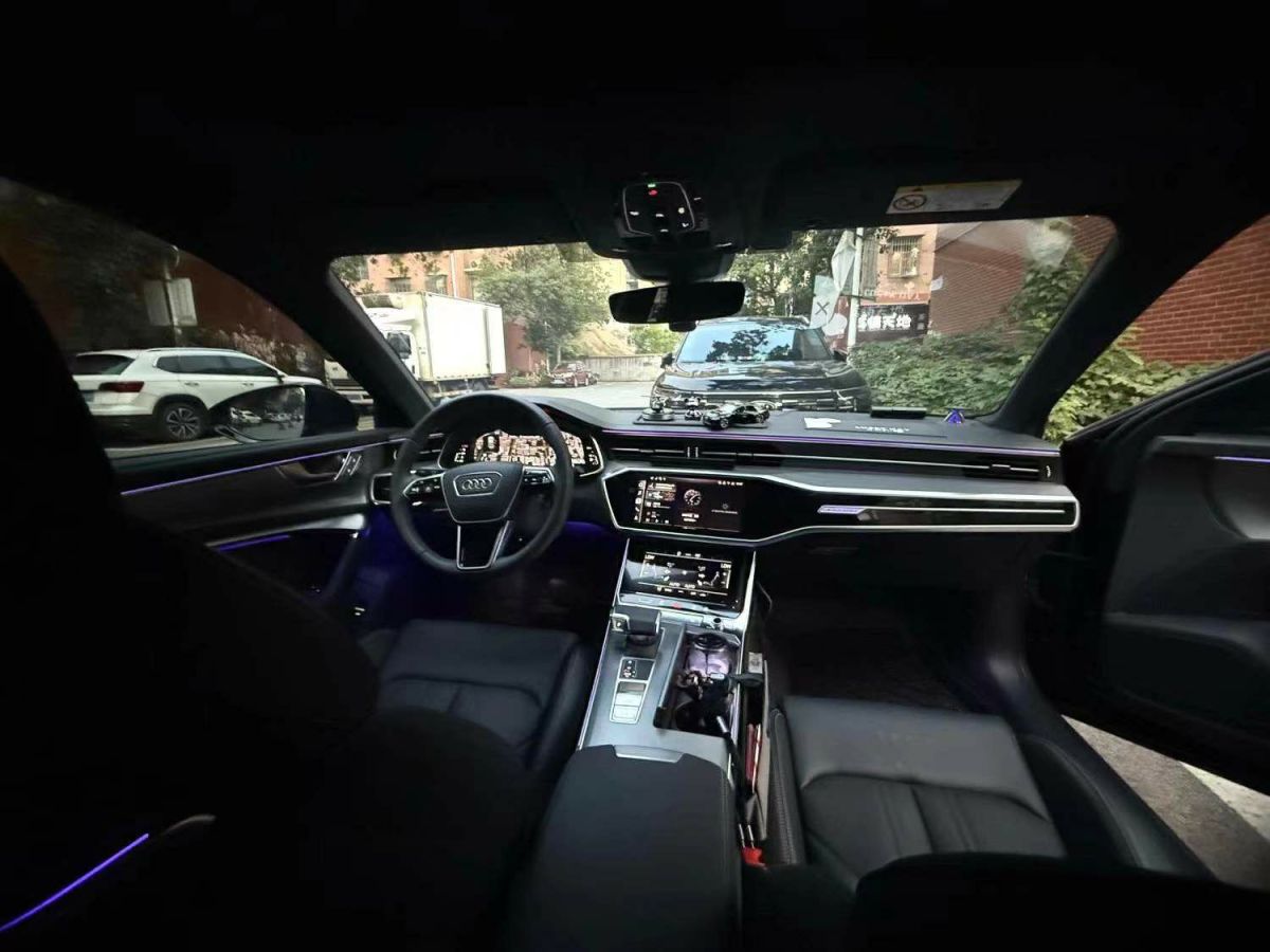 奧迪 奧迪A6L  2025款 40 TFSI 豪華動(dòng)感型圖片