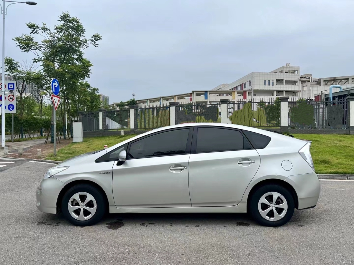 豐田 普銳斯  2012款 1.8L 標(biāo)準(zhǔn)版圖片