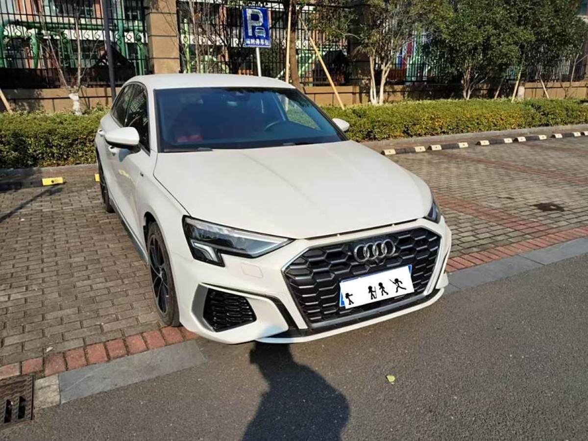 奧迪 奧迪A3  2021款 Sportback 35 TFSI 進(jìn)取運(yùn)動(dòng)型圖片