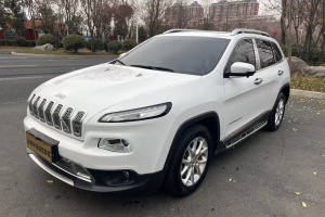 自由光 Jeep 2.0L 優(yōu)越版