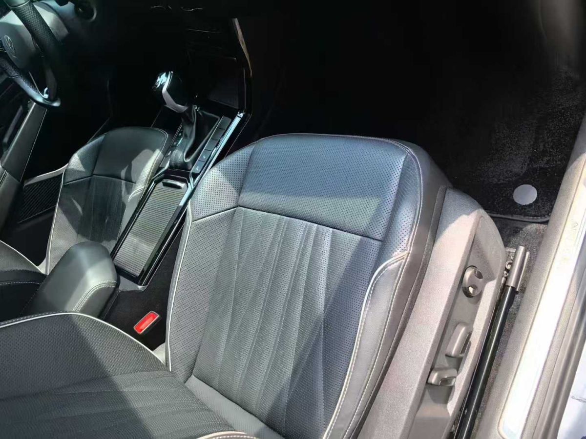 大眾 帕薩特  2024款 280TSI 商務(wù)版圖片