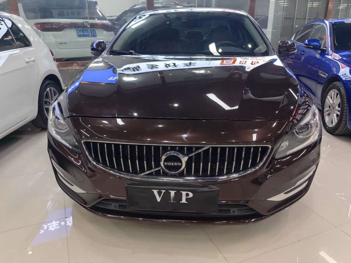 沃爾沃 S60  1448款 2.0T T5智尊版圖片