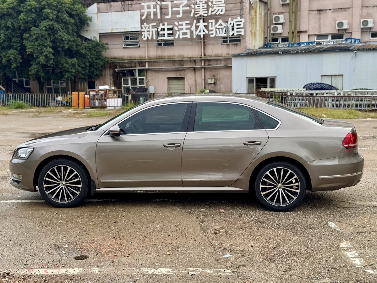 大眾 帕薩特  2014款 1.8TSI DSG御尊導(dǎo)航版圖片