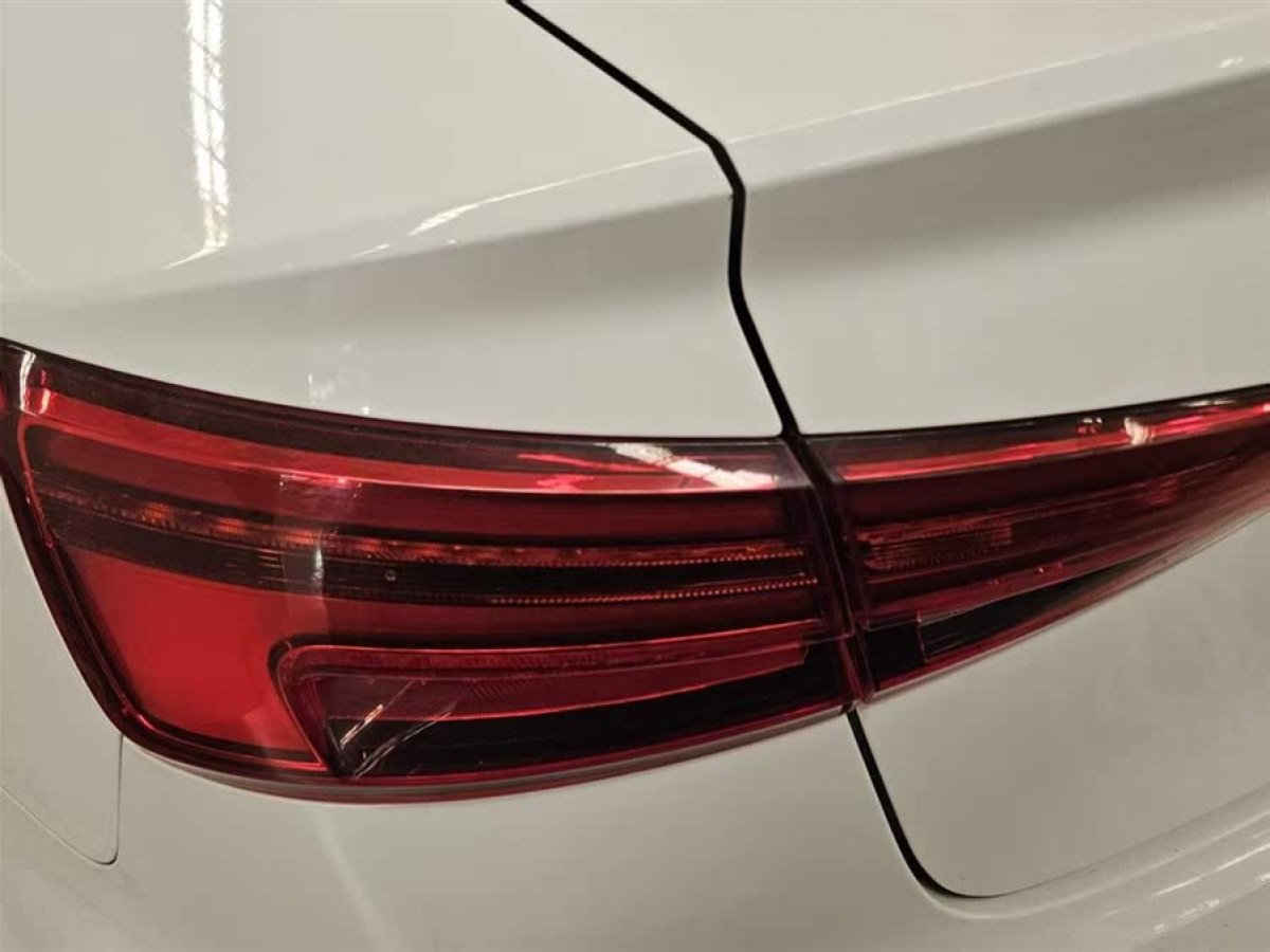奧迪 奧迪A3  2018款 30周年年型 Limousine 35 TFSI 時(shí)尚型圖片