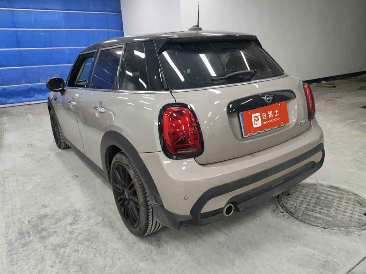 MINI MINI  2022款 1.5T COOPER 藝術(shù)家 五門版圖片