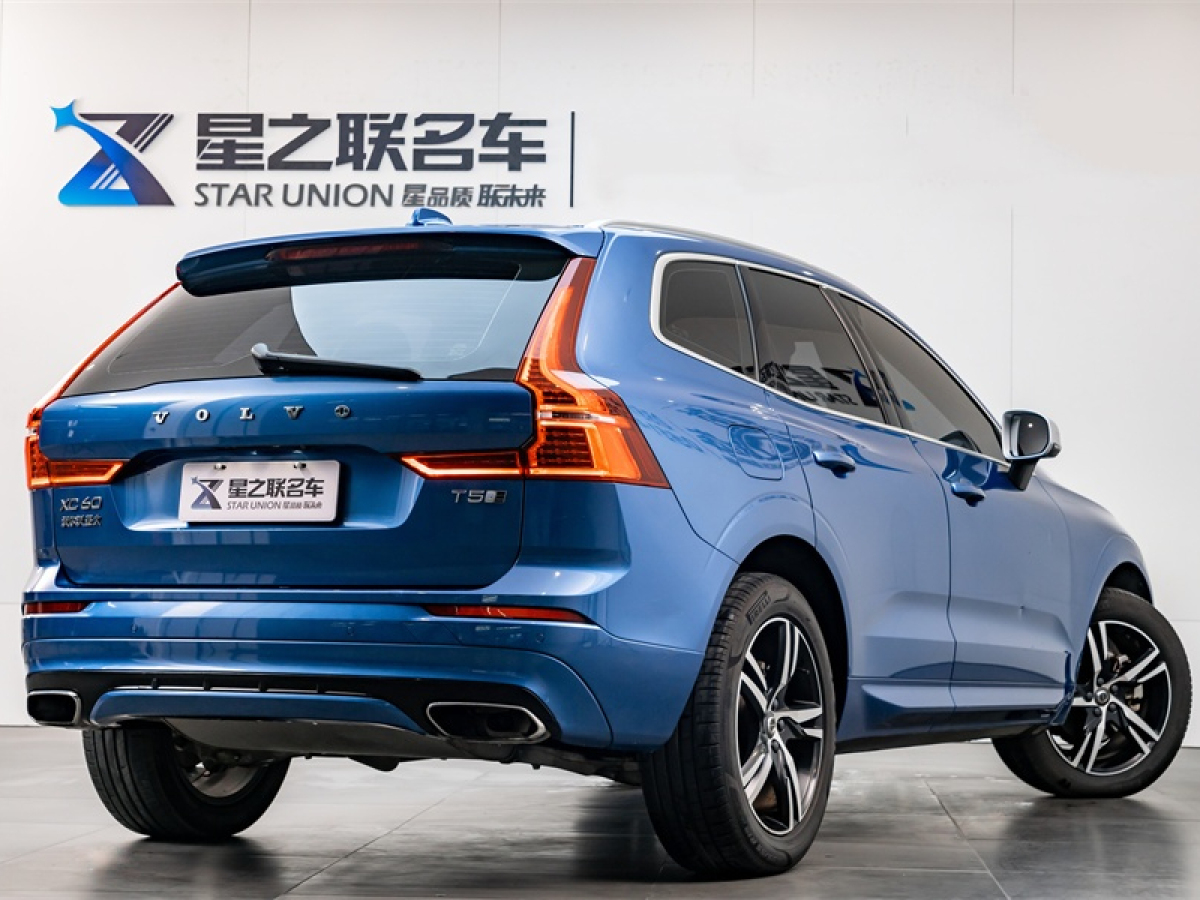 沃爾沃 XC60  2019款 T5 四驅(qū)智遠(yuǎn)運(yùn)動版圖片