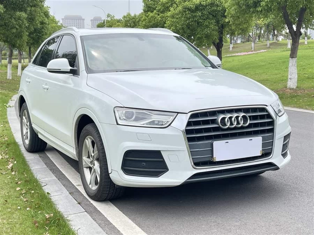奧迪 奧迪Q3  2017款 30 TFSI 時(shí)尚型圖片