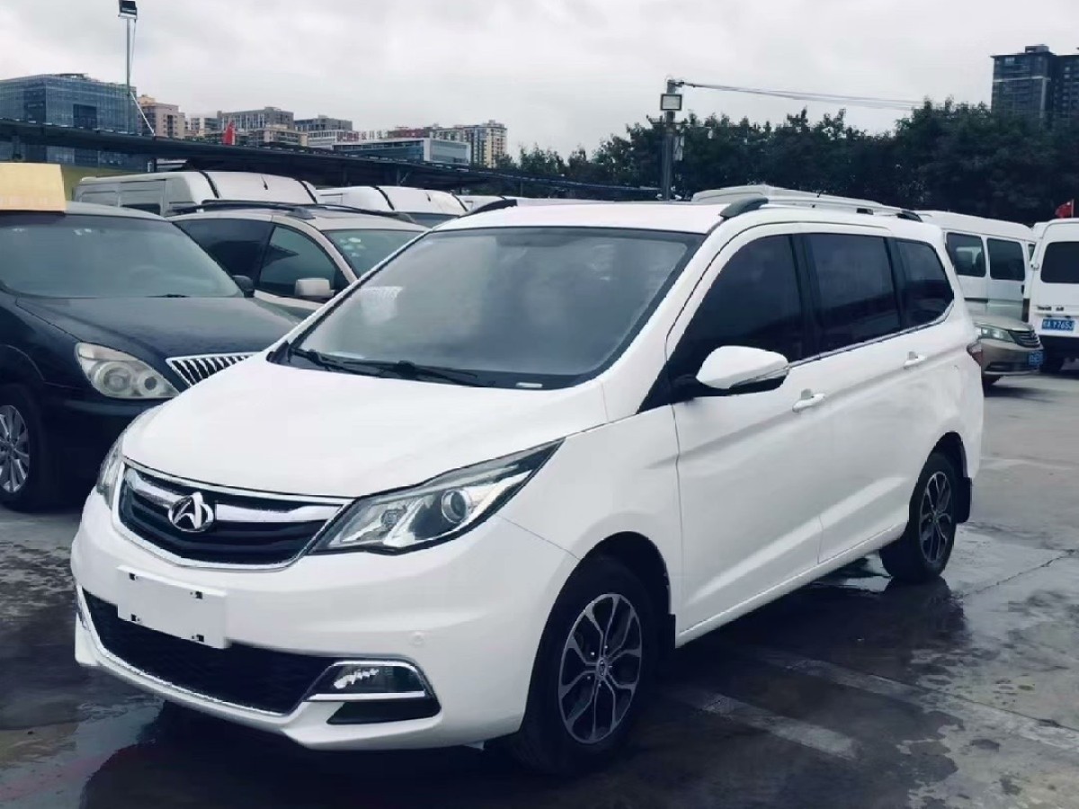 長(zhǎng)安歐尚 A600  2017款 1.5L 手動(dòng)豪華型圖片