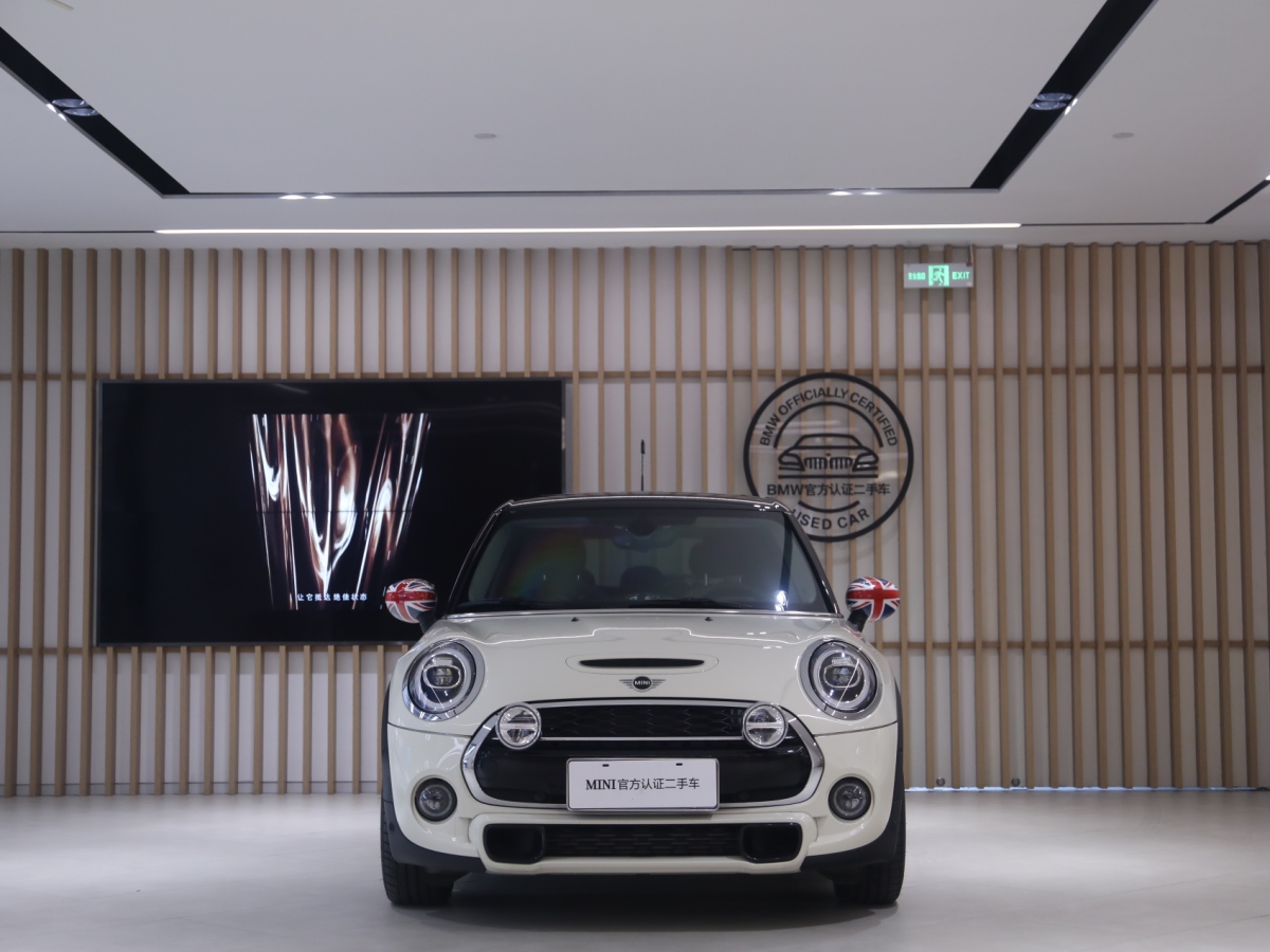 MINI MINI  2021款 2.0T COOPER S 藝術(shù)家 五門版圖片