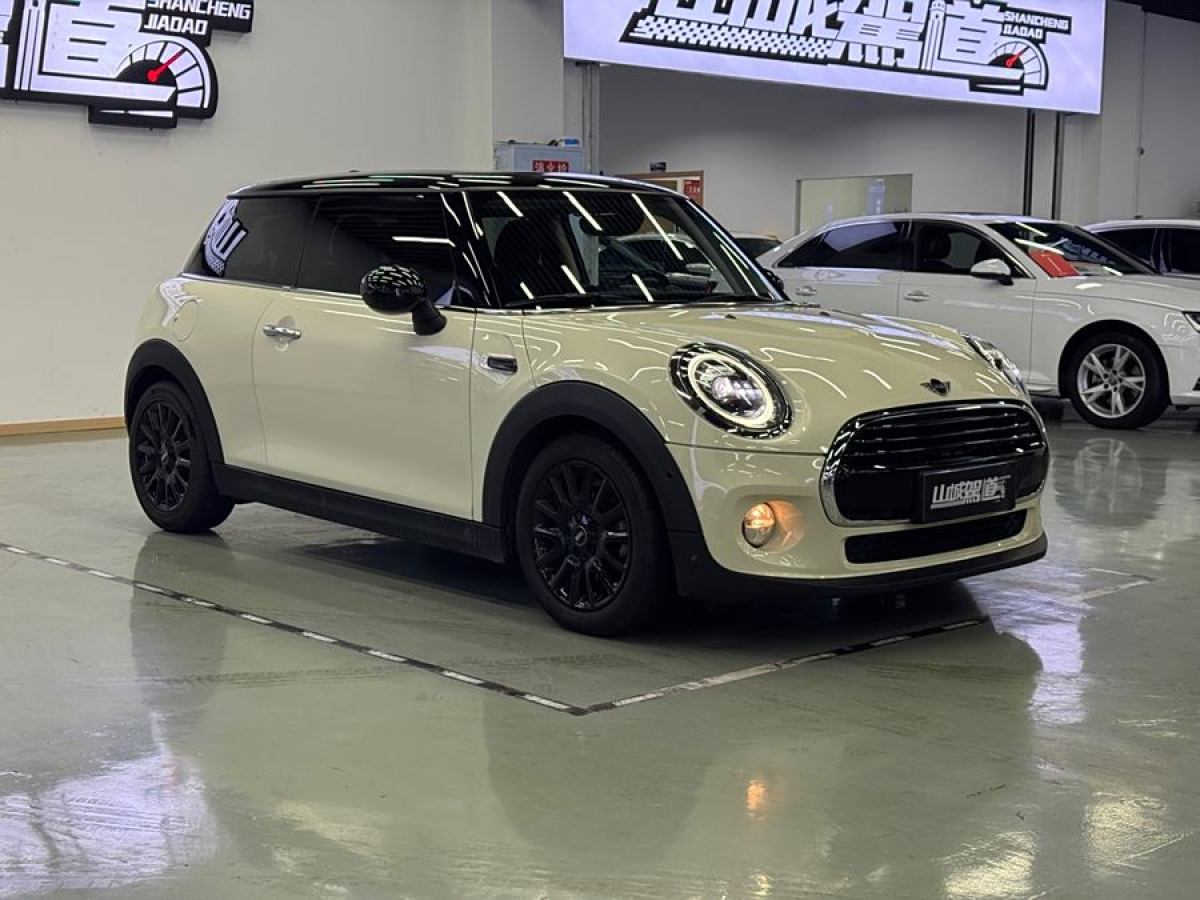 MINI COUNTRYMAN  2018款 1.5T COOPER 經(jīng)典派圖片